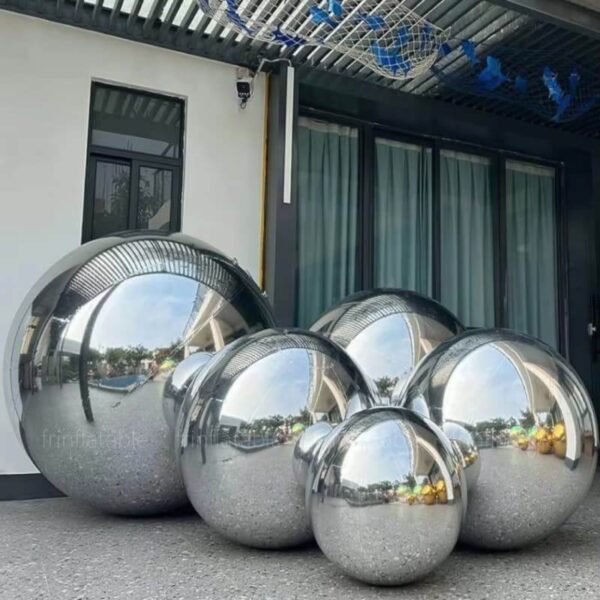 giant inflatable balloon